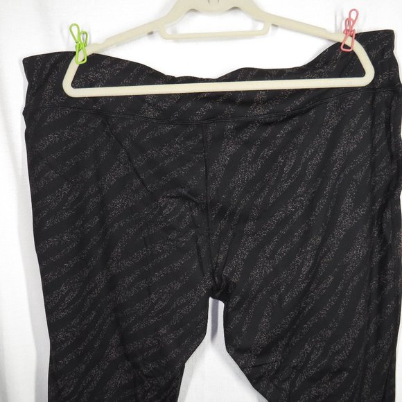 Avia Plus Size 3X Black Zebra Print Cropped Active Legging - Picture 5 of 6